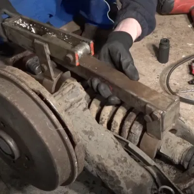 Công cụ Nén Lò Xo Sau Peugeot 305 / Citroen C15