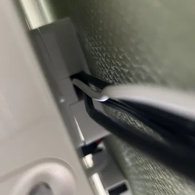 Chân Đế Vesa Mount với Hố Dây Cáp