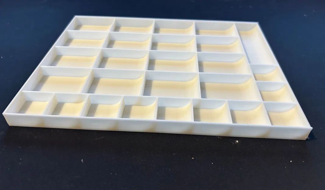 Tray Đếm Vít với Nắp Đi Tới - Image 3