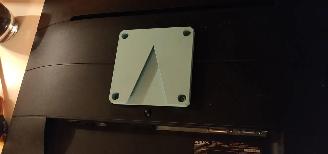 VESA 100 Monitor wall mount - Image 1