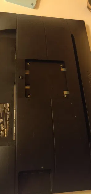 VESA 100 Monitor wall mount - Image 2