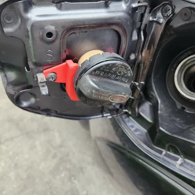 Giá Đựng Nắp Bình Xăng Toyota Tacoma Thế Hệ 2