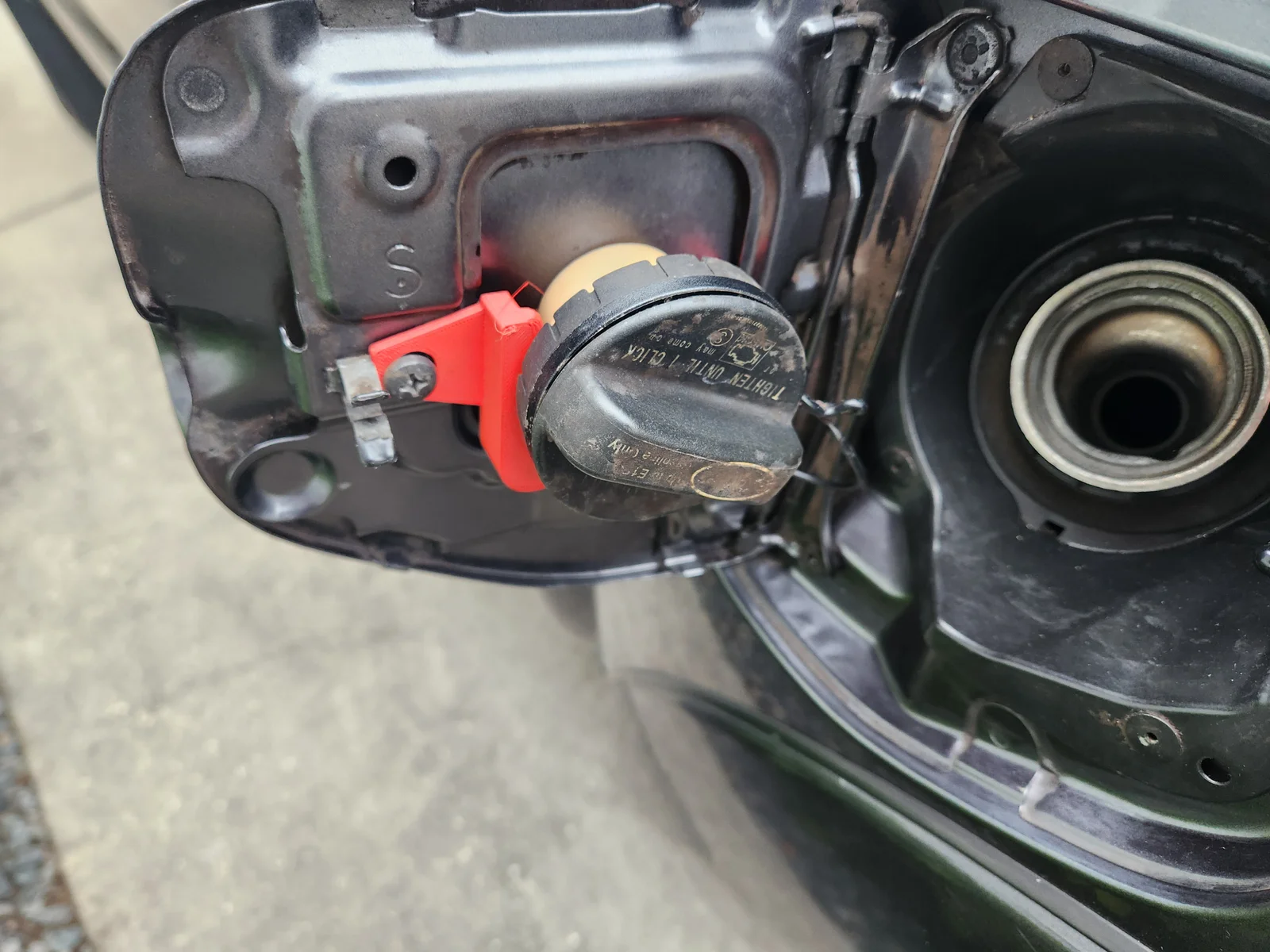 Giá Đựng Nắp Bình Xăng Toyota Tacoma Thế Hệ 2 1