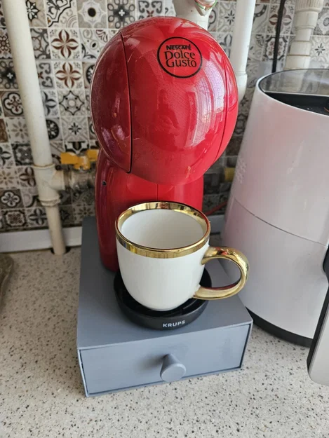 Giá đỡ máy Nescafe Dolce Gusto có khay đựng viên nang - Image 1