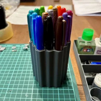 Kệ đựng bút Sharpies