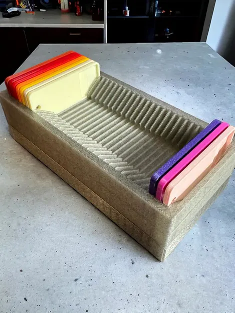 Nắp trên và thêm khe cắm cho "Hộp Mẫu Filament Đơn Giản" - Image 1