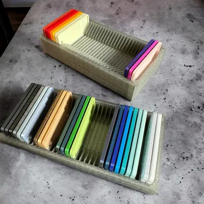 Nắp trên và thêm khe cắm cho "Hộp Mẫu Filament Đơn Giản"