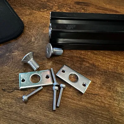 Chân đỡ Prusa XL 3030 dùng plate bắt vít M4 dự phòng