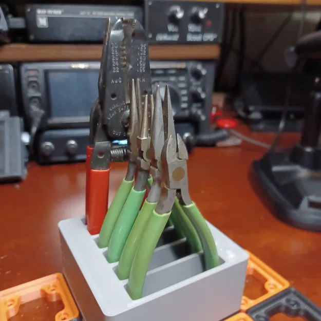 Khay Đựng Kềm Tuốt Dây Theo Chuẩn Gridfinity - Image 1