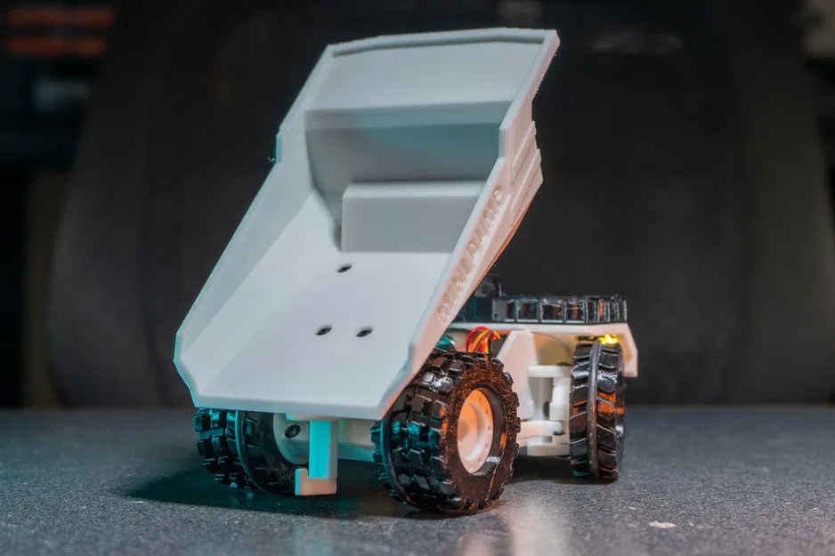 V2.0 Xe ben RC in 3D - Image 4