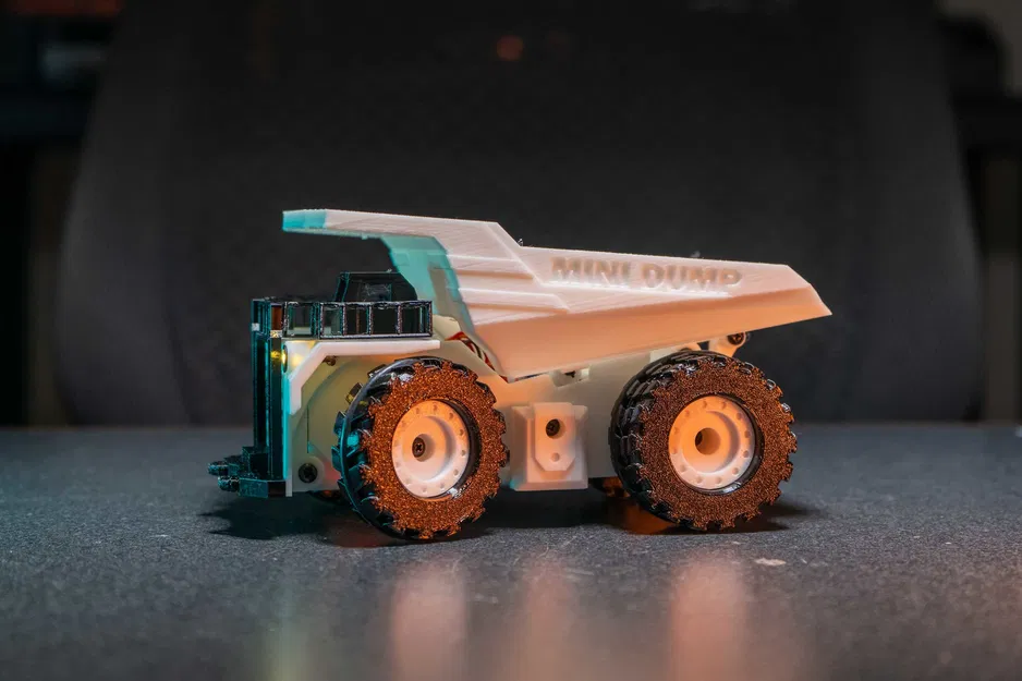 V2.0 Xe ben RC in 3D - Image 5