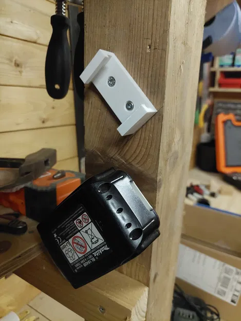 Giá đỡ pin Makita 18V - Image 1