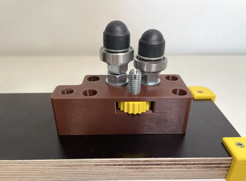 Máy Cắt Chai PET Có Vòng Bi - Image 1