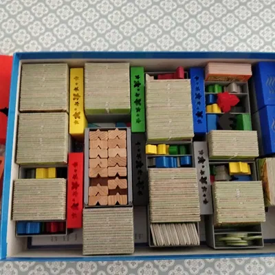 Hộp đựng Carcassonne