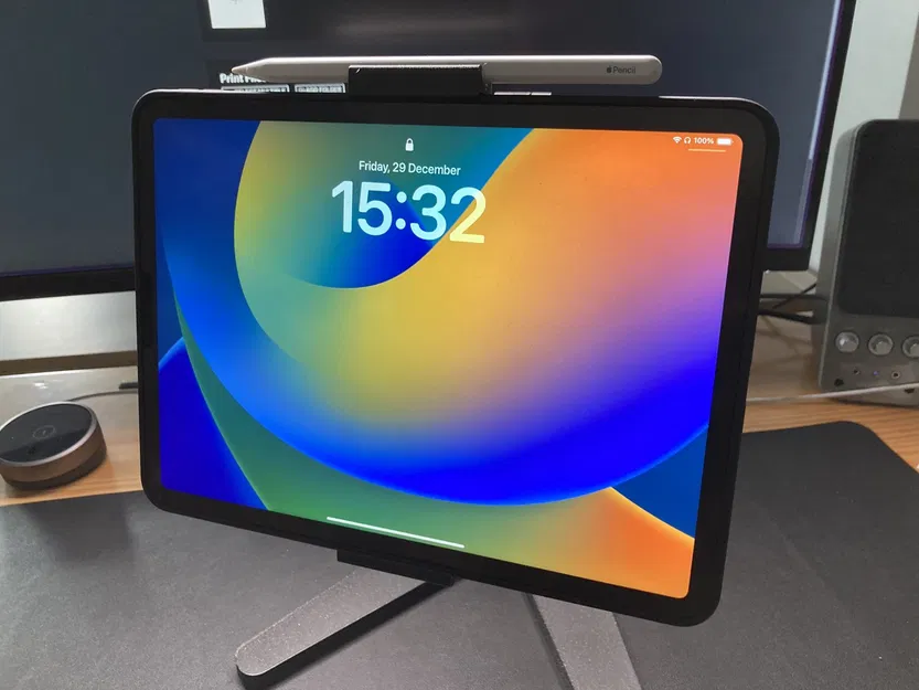 Giá đỡ iPad Pro kèm ốp lưng - Image 1