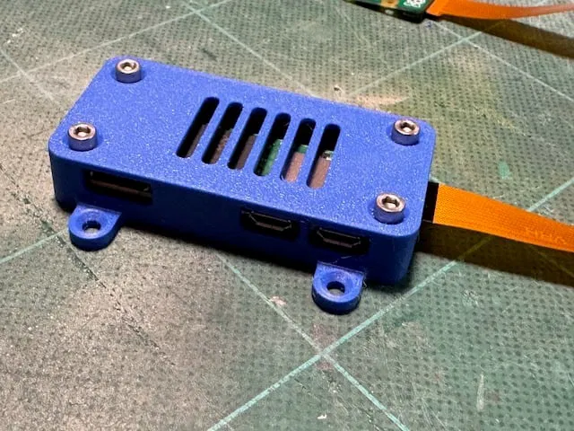 Vỏ Raspberry Pi Zero 2W và chân đế camera xoay - Image 3