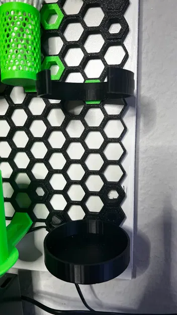 Kệ giữ chai xịt cồn kiểu tổ ong - Image 2