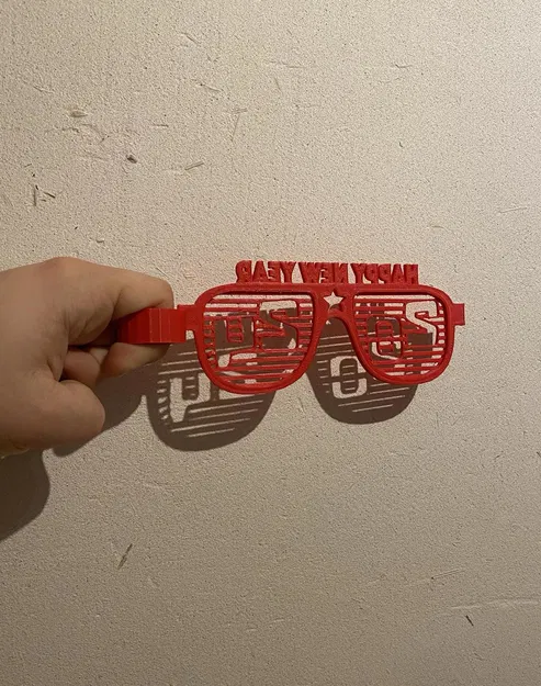 Kính cầm tay đón Năm Mới 2024 - Image 2