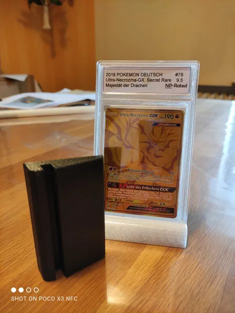 Kệ Đựng Card Pokemon / Kartenständer - Image 2