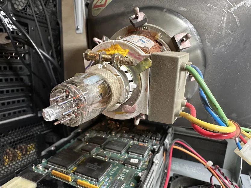 Nút Bảo Vệ Chân Bóng Đèn CRT Máy Macintosh - Image 2