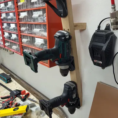 Giá đỡ treo tường cho máy khoan không dây