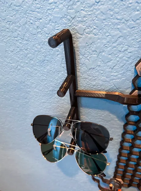 Kệ Kính Mắt Treo Tường Honeycomb - Image 1