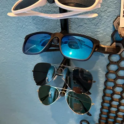 Kệ Kính Mắt Treo Tường Honeycomb