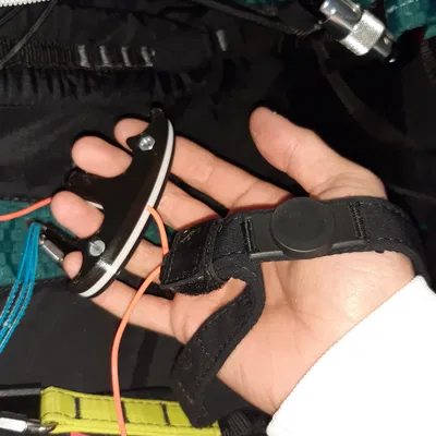 Tay lái phanh dù lượn