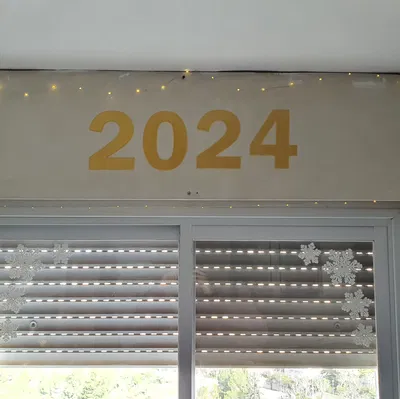 Biển hiệu "2024"