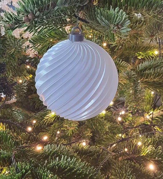 Chřít c´Hlinæ ornament / Christbaumkugel - Image 1