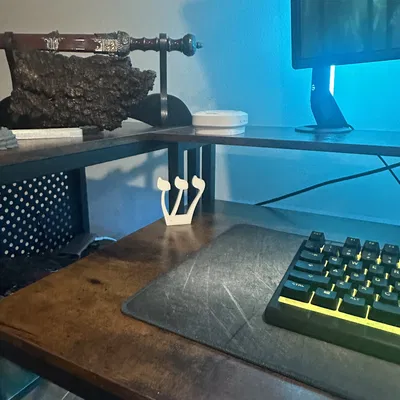 Chữ cái Hebrew Shin: ý nghĩa (Chúa, tình yêu và sự kiên định)