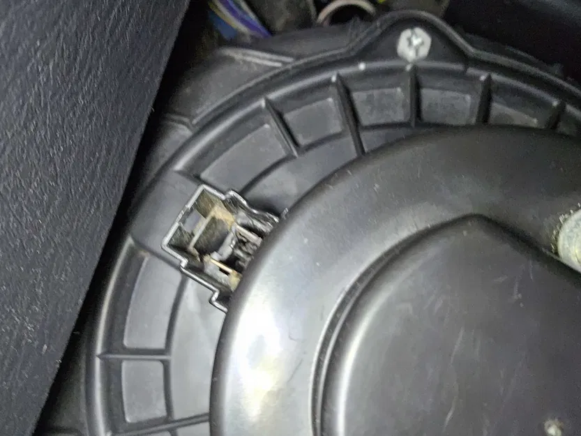 Giắc nối Mô-tơ Quạt gió Dodge - S2041 - Image 5