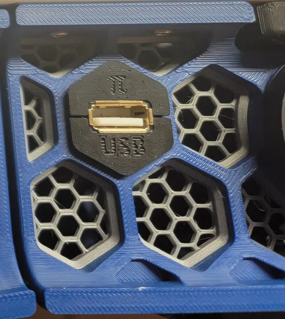 Voron Skirt Chỗ Cắm USB - Image 1