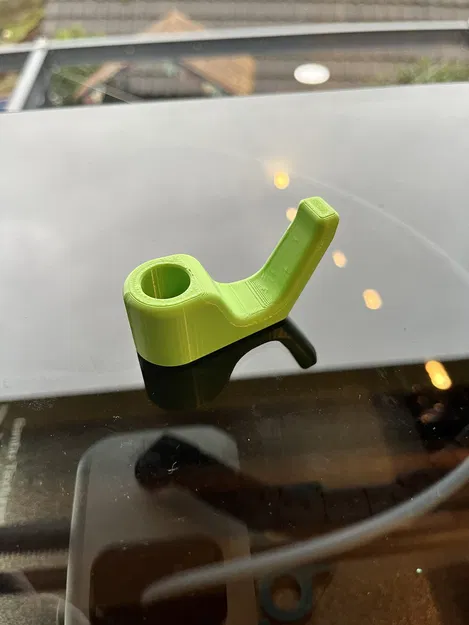 Móc treo đồ gắn trên tựa đầu xe VW California - Image 2