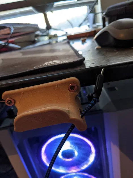 Giá Đỡ Tai Nghe Không Dây V2 Có Khe Cắm Dây Nguồn - Image 5