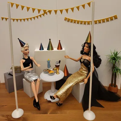 Nón sinh nhật và dây cờ cho búp bê tỉ lệ 1:6