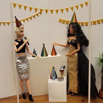 Nón sinh nhật và dây cờ cho búp bê tỉ lệ 1:6