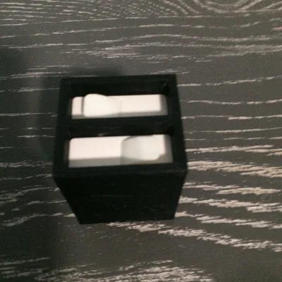 Hộp đựng pin Gopro