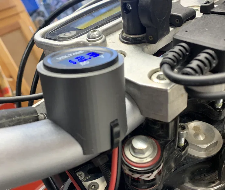 Vỏ Gắn Đồng Hồ Volt Cho Xe Máy - Image 3