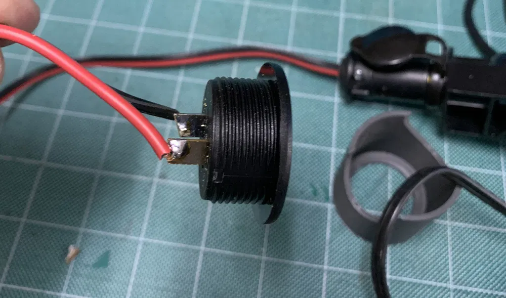 Vỏ Gắn Đồng Hồ Volt Cho Xe Máy - Image 8