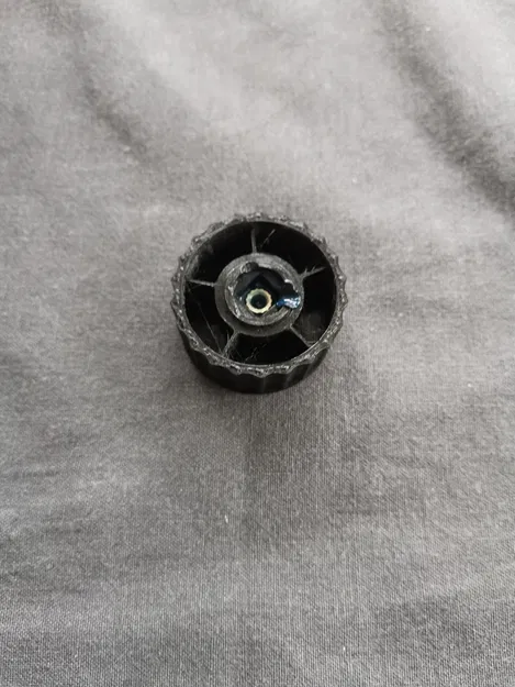 Chốt Khóa Cho Nhà Đựng Rác - Image 1