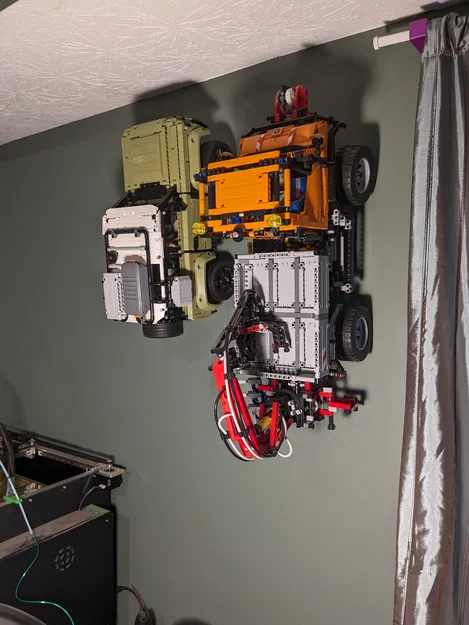 Giá Treo Tường Lego Unimog và Land Rover Defender (8110, 42110) - Image 1