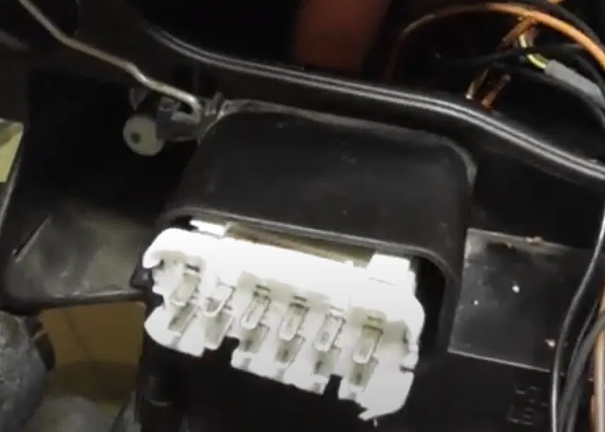 Dụng cụ tháo bộ kết nối đèn pha Porsche Cayenne - Image 2