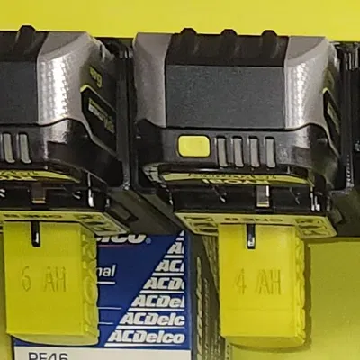 Nắp pin Ryobi có logo và dung lượng pin (Ah)