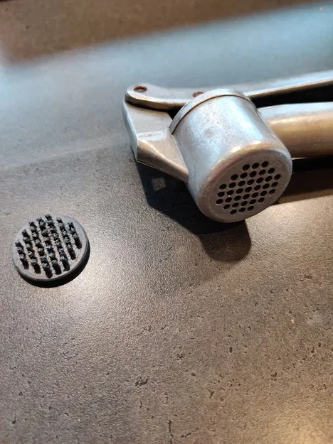 Dụng cụ vệ sinh máy ép tỏi đơn giản - Image 2