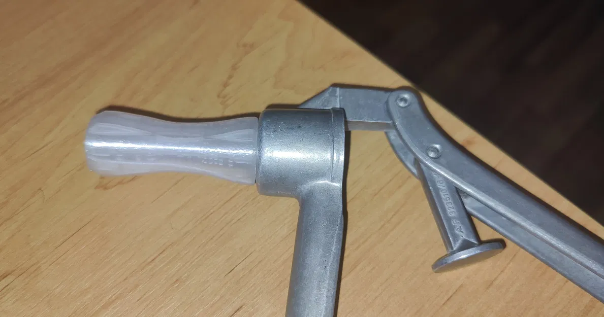 Dụng cụ vệ sinh máy ép tỏi (có tay cầm) - Image 3