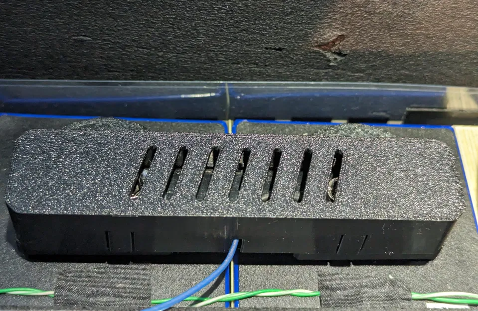 Vỏ che thanh busbar pin LiFePO4 Eve LF304 - Image 2