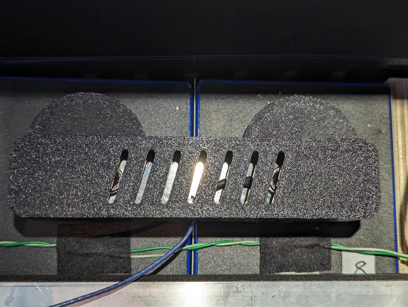 Vỏ che thanh busbar pin LiFePO4 Eve LF304 - Image 3