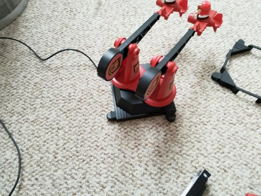 Double Louie: Phiên bản Nâng cấp Dùng Hai Máy Bay - Image 2