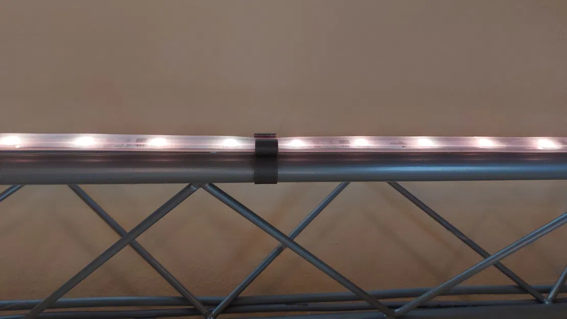 Kẹp gắn dây đèn LED cho thanh giàn 15mm - Image 1